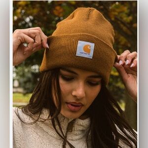 NWT Carhartt brown beanie hat with leather logo tag.